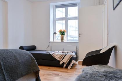 Beautiful 2-bedroom apartment in the heart of Copenhagen - image 19