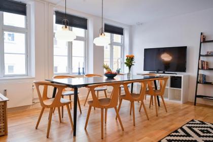 Beautiful 2-bedroom apartment in the heart of Copenhagen - image 5