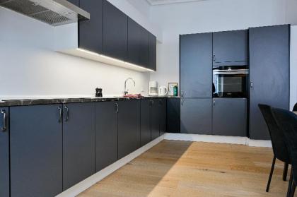 Modern 3-bedroom luxury apartment in the heart of Copenhagen - image 13