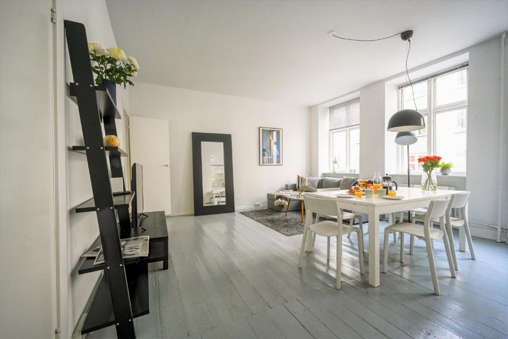 Cozy 2 bedroom apartment in the heart of copenhagen - image 6