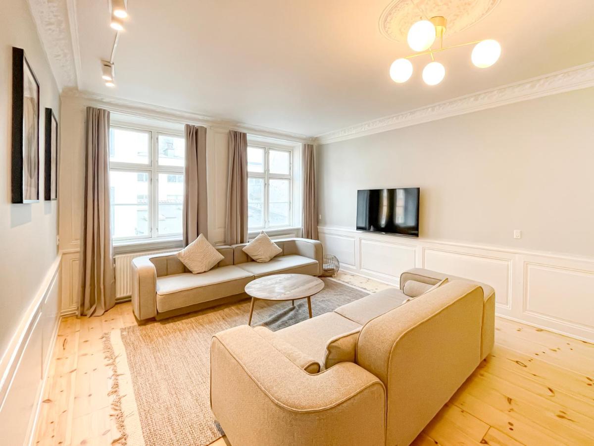 Big 4 BR Flat with Bathtub by CPH City Hall Square - main image