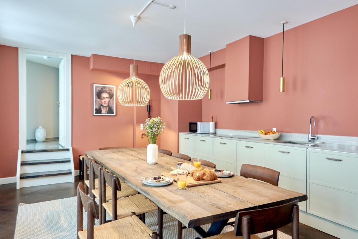 Stylish Spacious Flat w 3BR in Copenhagen City - image 5