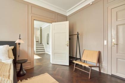 Stylish Spacious Flat w 3BR in Copenhagen City - image 7