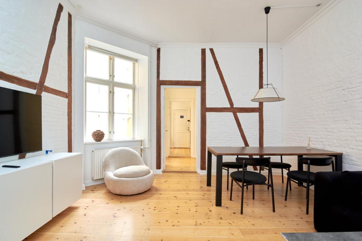 Scandinavian Style 3BR in Copenhagen City Centre - image 5