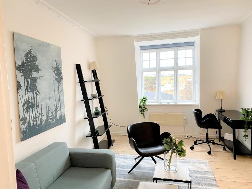 Hyggelig three-bedroom apartment in Copenhagen Osterbro - main image