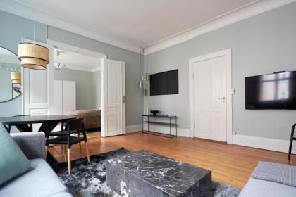 Spacious Scandinavian 3BR Flat in Vibrant Area - image 17