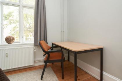 Spacious Scandinavian 3BR Flat in Vibrant Area - image 4