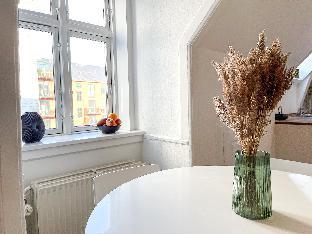 Stylish newly furnished 2 BR Apt - Heart of CPH - image 3