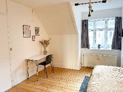 Stylish newly furnished 2 BR Apt - Heart of CPH - image 4