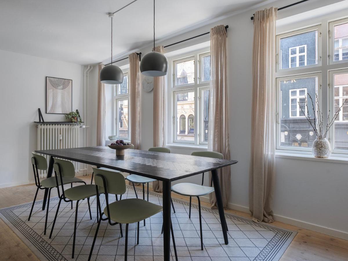 Sanders Main - Popular Two-Bedroom Duplex Apartment Next to Magical Nyhavn - main image