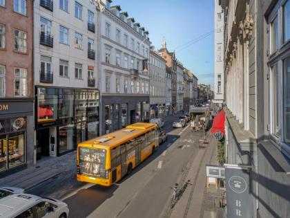 Sanders Main - Popular Two-Bedroom Duplex Apartment Next to Magical Nyhavn - image 15