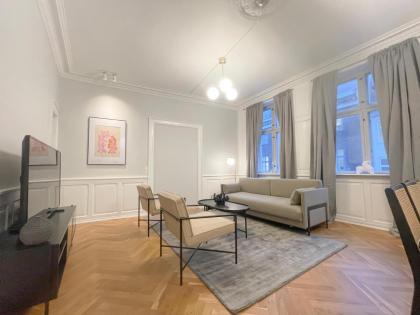 Large Luxury Apt with Canal View in Central CPH City - image 17