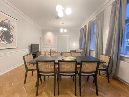 Large Luxury Apt with Canal View in Central CPH City - image 19