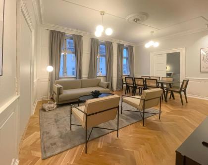 Large Luxury Apt with Canal View in Central CPH City - image 9