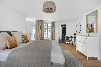 Spacious bright apartment with a balcony in the center of Copenhagen - image 15