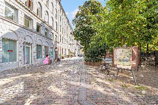 Spacious bright apartment with a balcony in the center of Copenhagen - image 7