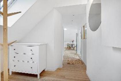 Spacious and Bright 1 bedroom apartment with terrace in central Copenhagen - image 18