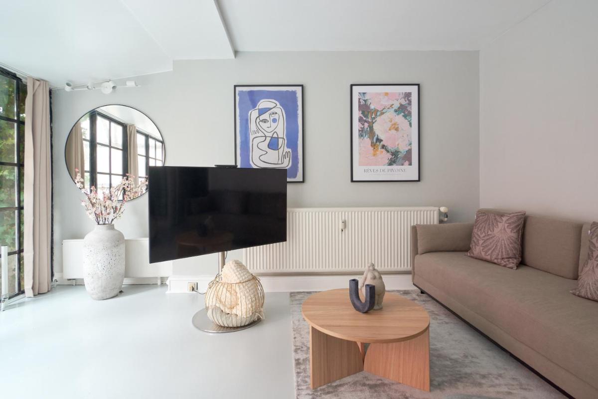 Stylish Ground Floor Flat Perfect for Couples - image 2