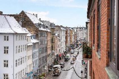 Trendy and bright 1 bedroom apartment with 2 balconies in central Copenhagen - image 14