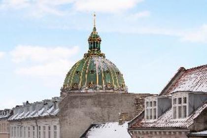 Trendy and bright 1 bedroom apartment with 2 balconies in central Copenhagen - image 18