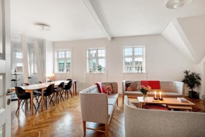 250 Sqm Smack Bang in the Center of Copenhagen - image 14