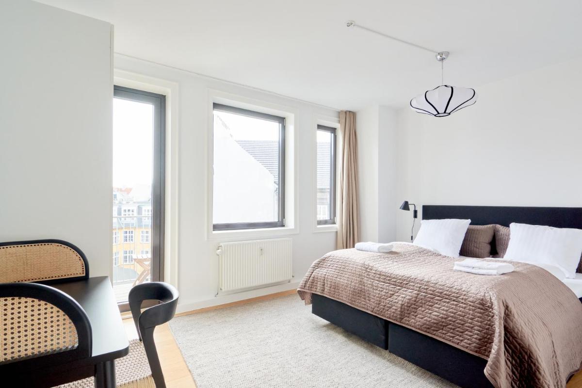 Stylish 2BR w Private Balcony in CPH City Centre - image 2