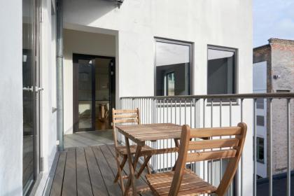 Stylish 2BR w Private Balcony in CPH City Centre - image 3