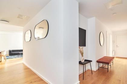 Stylish 2BR w Private Balcony in CPH City Centre - image 4