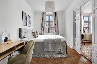 Sanders 5-bedroom professionally serviced apartment with a central location - image 6