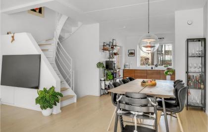 Beautiful Home In Kbenhavn S With Wifi And 4 Bedrooms - image 17