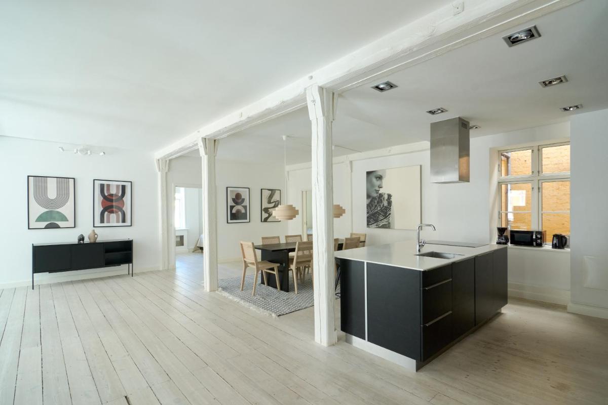 Spacious Flat Centrally Located in CPH's Old Town - main image