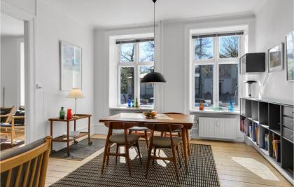 Awesome Apartment In Kbenhavn With Wifi And 1 Bedrooms - image 12