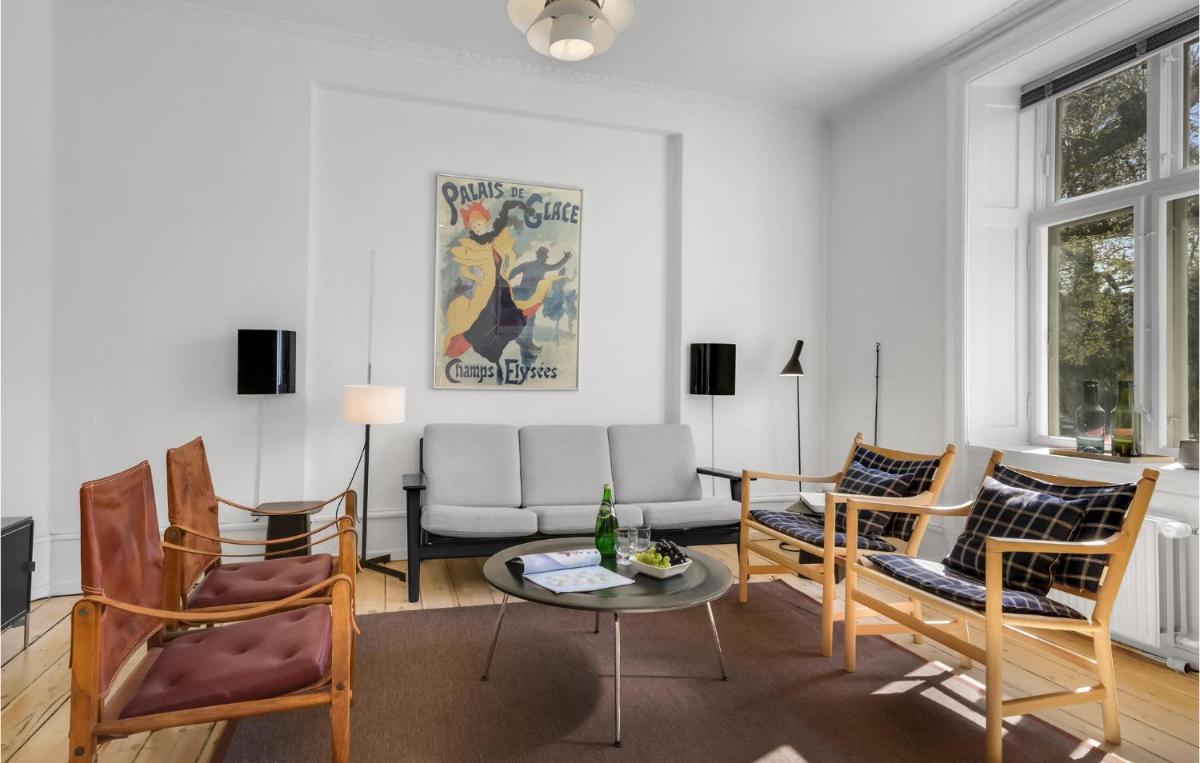 Awesome Apartment In Kbenhavn With Wifi And 1 Bedrooms - image 2