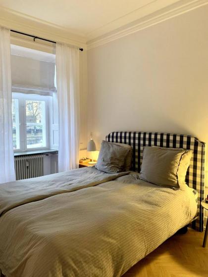 Christianshavn Canalside Luxury Apartment - image 13