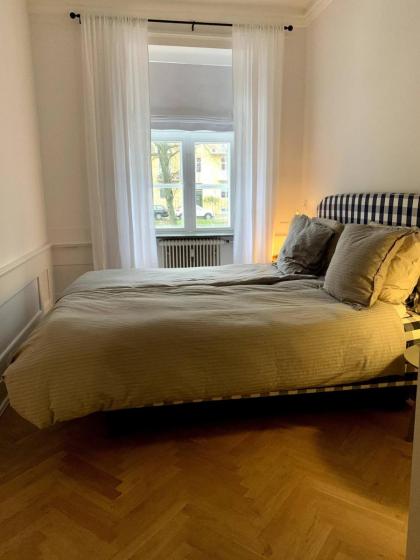 Christianshavn Canalside Luxury Apartment - image 14