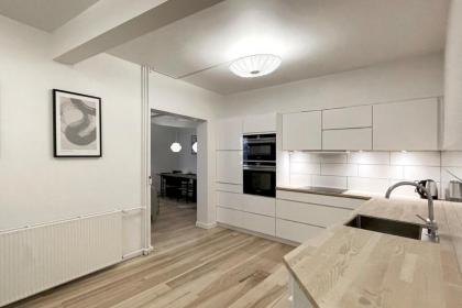 Stylish 3-BR in CPH City - image 16